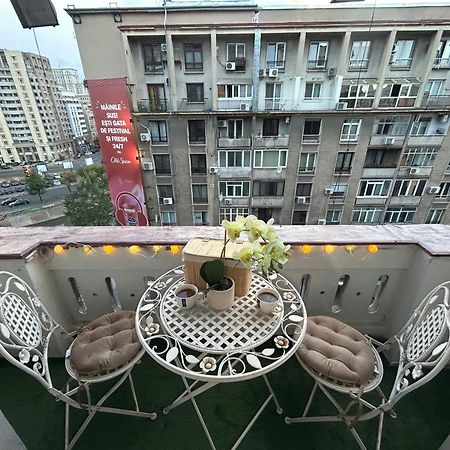 Panoramic Terace Victory Boutique Apartment Bukares Bagian luar foto