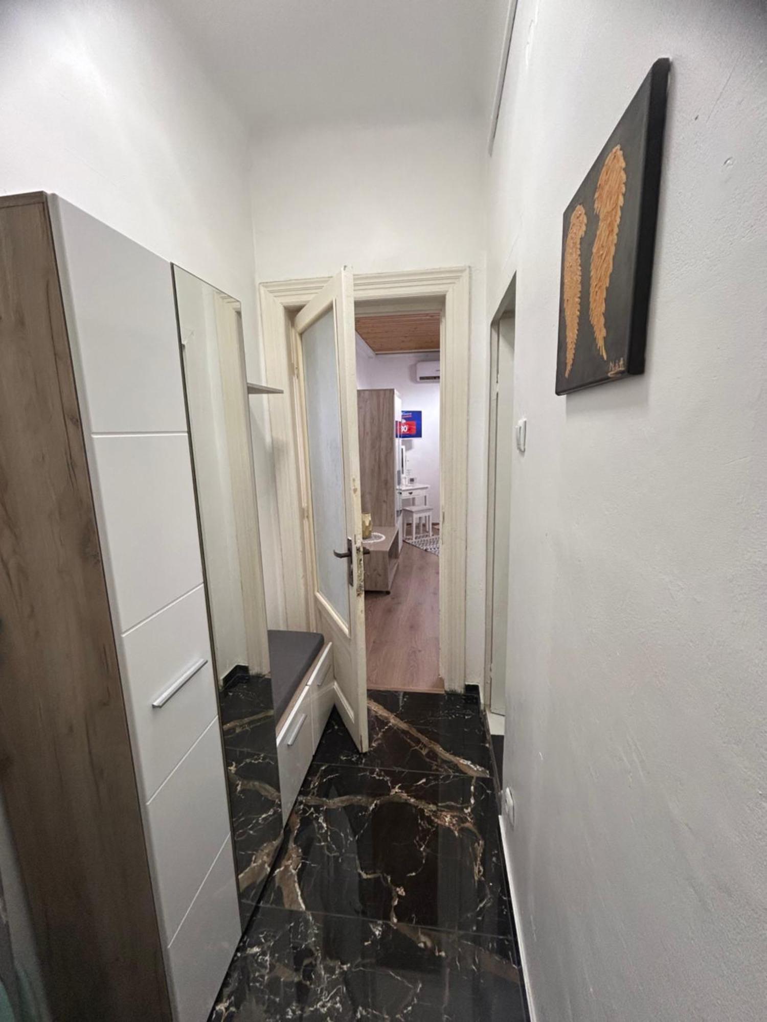Panoramic Terace Victory Boutique Apartment Bukares Bagian luar foto
