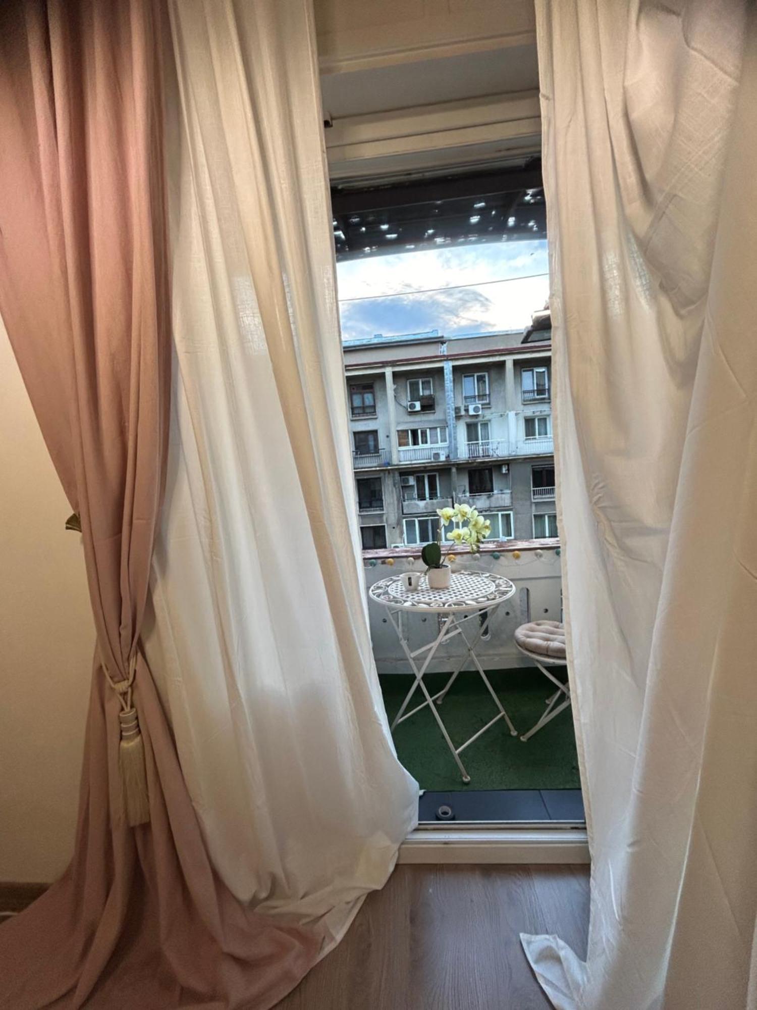 Panoramic Terace Victory Boutique Apartment Bukares Bagian luar foto